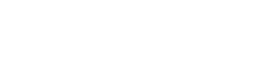 Bílé logo EQWOOD dřevěné pelety